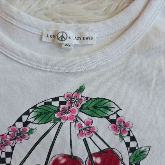 🩷Cherry Crop Tank - Picture 2 of 5